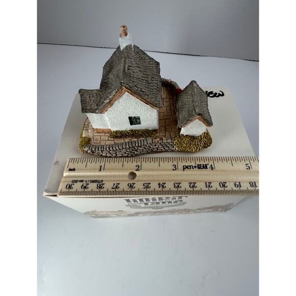 Lilliput Lane “St. Columba’s School” Signed Cottage Boxed with Deed - Picture 7 of 9